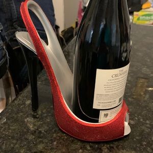 Bebe wine holder